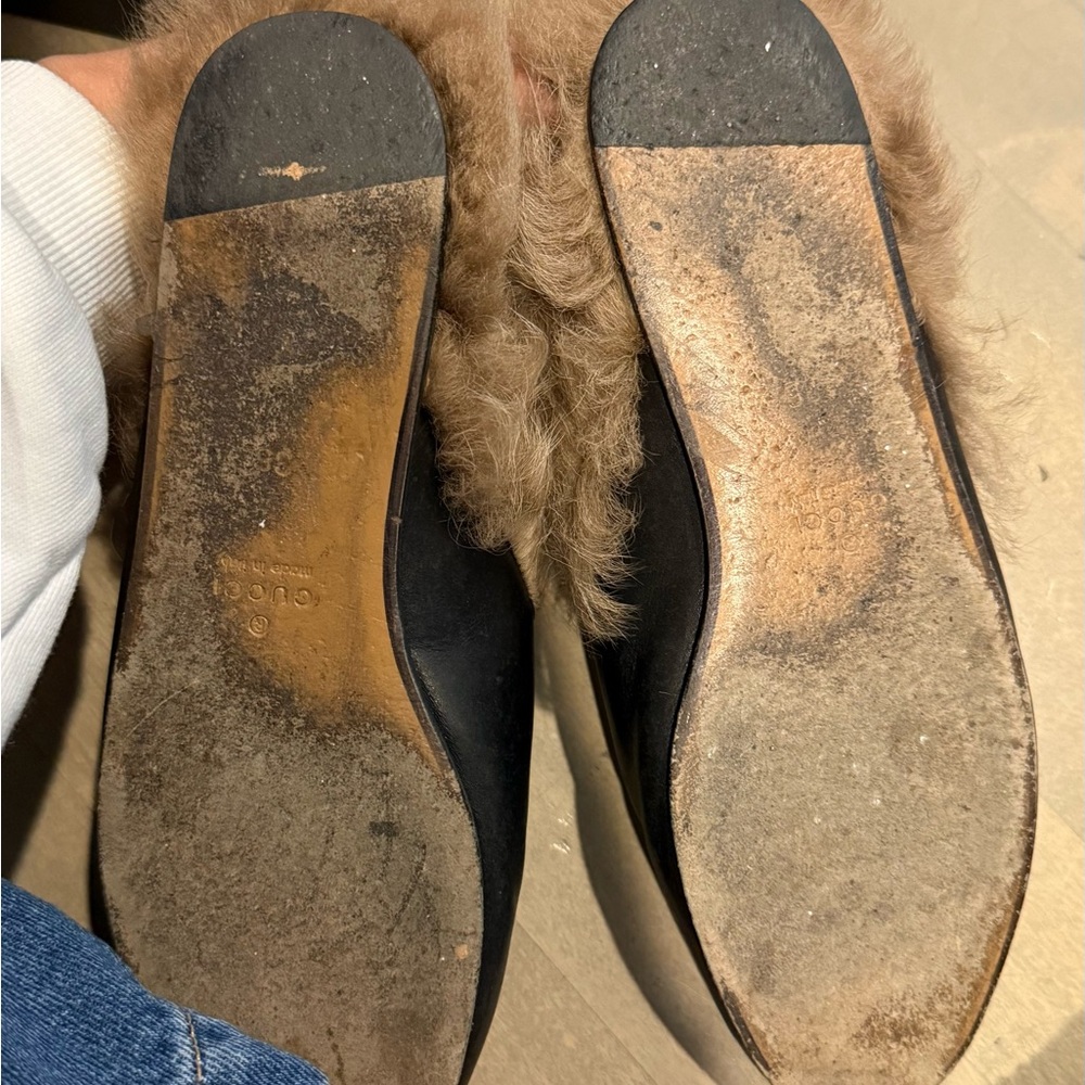 Gucci Black Leather Mules with Fur Trim - Picture 3 of 4